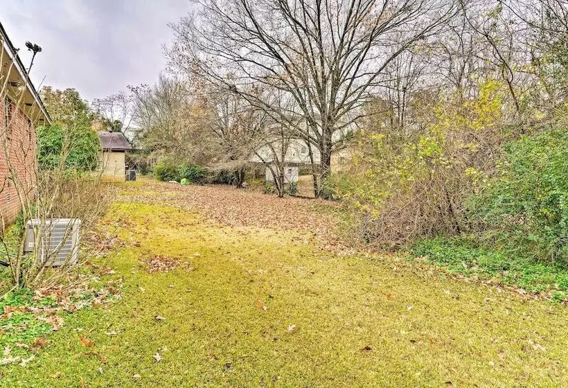 Cozy Home W/ Grill: Walkable Oxford Location