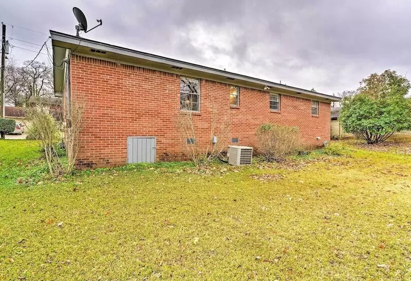 Cozy Home W/ Grill: Walkable Oxford Location