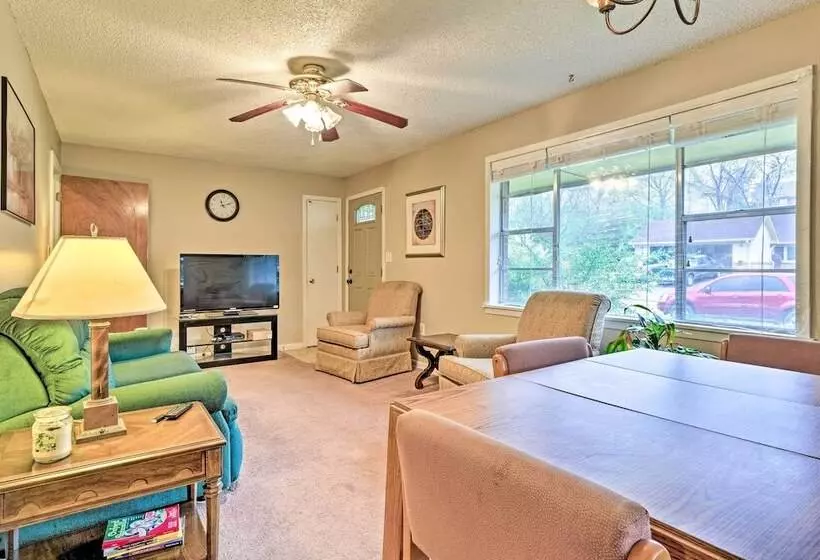 Cozy Home W/ Grill: Walkable Oxford Location