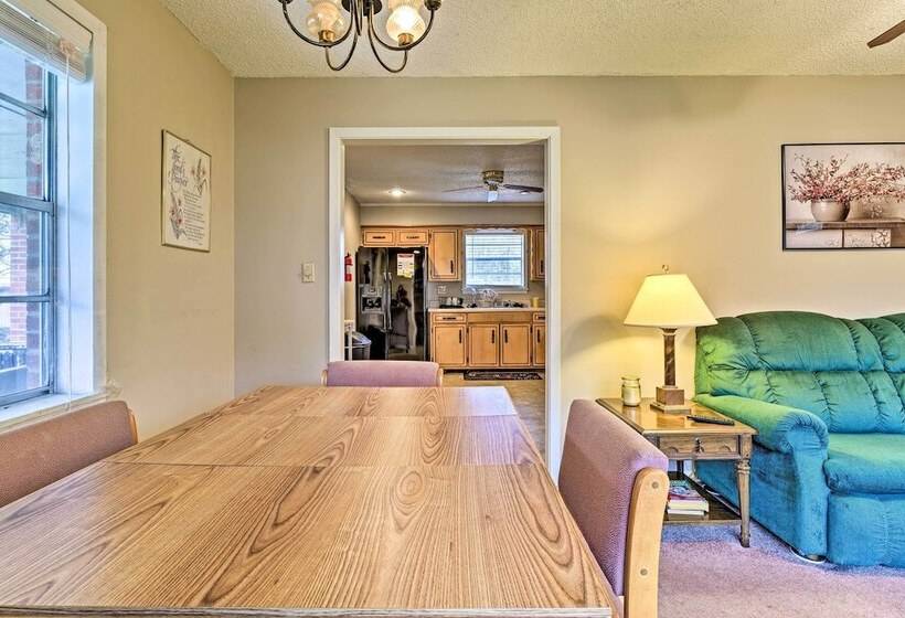Cozy Home W/ Grill: Walkable Oxford Location