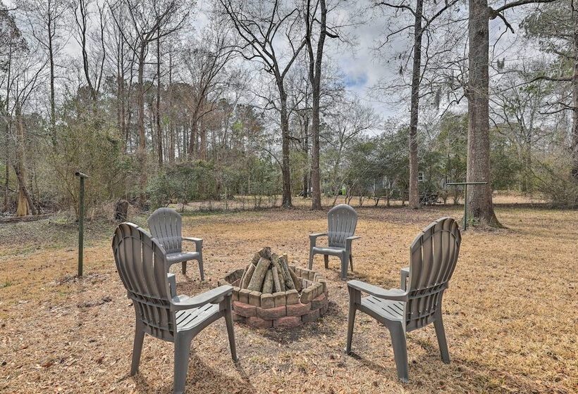 Dog Friendly House W/ Yard: Near Boat Launch!