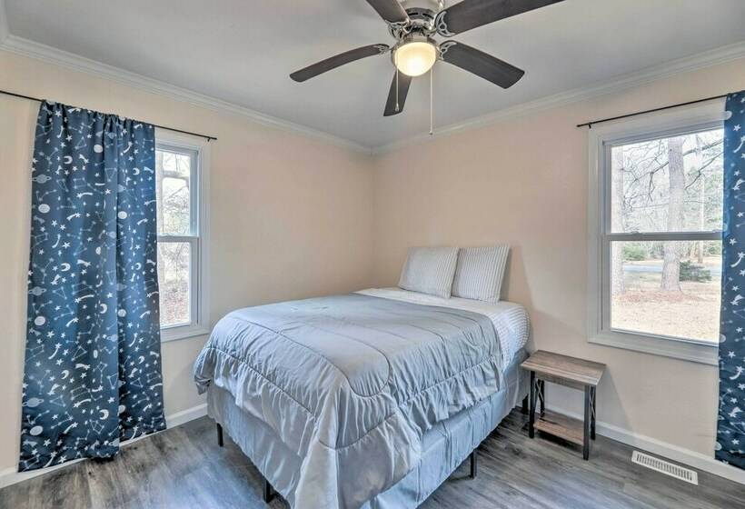 Dog Friendly House W/ Yard: Near Boat Launch!