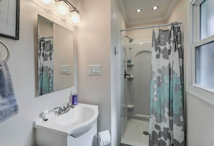 Dog Friendly House W/ Yard: Near Boat Launch!