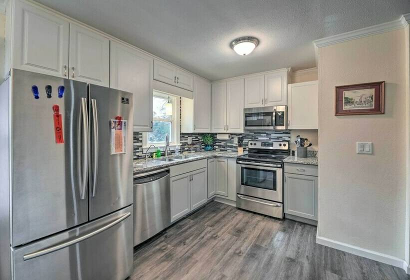 Dog Friendly House W/ Yard: Near Boat Launch!