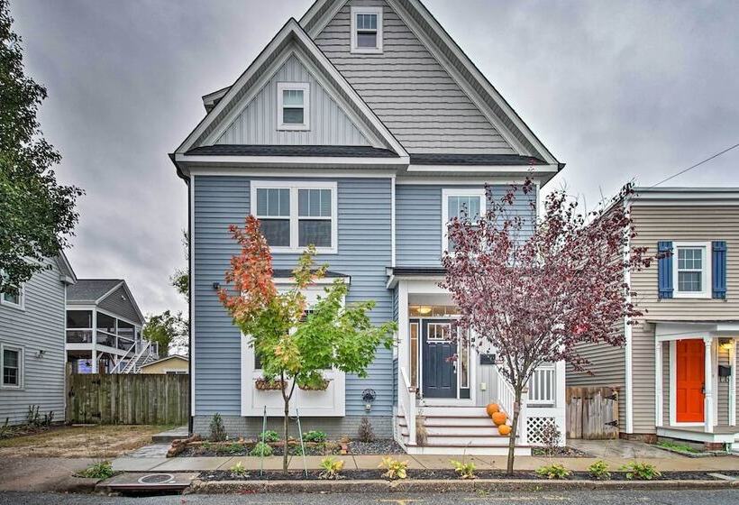 Downtown Fredericksburg Home W/ Large Patio!