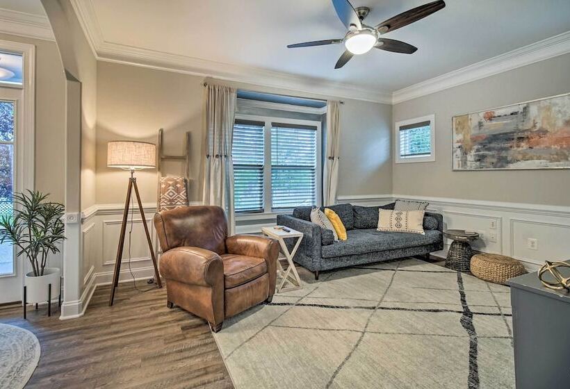 Downtown Fredericksburg Home W/ Large Patio!