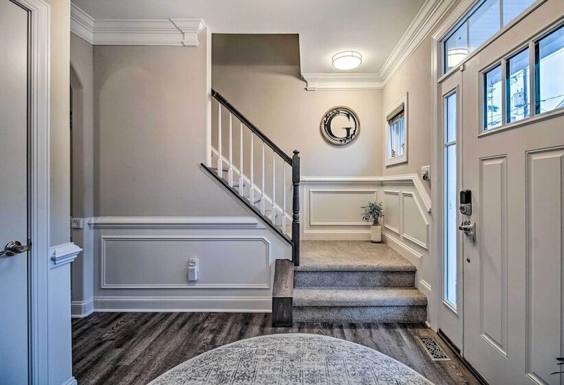 Downtown Fredericksburg Home W/ Large Patio!