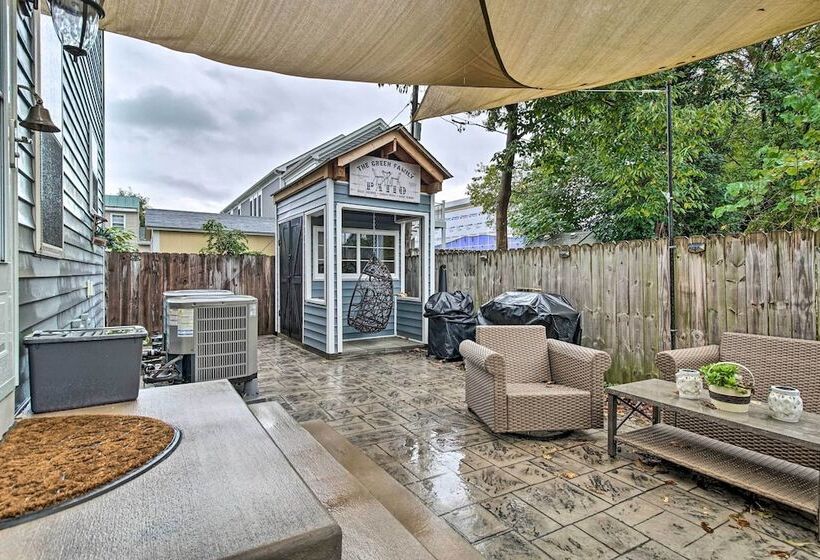 Downtown Fredericksburg Home W/ Large Patio!