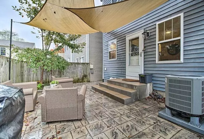 Downtown Fredericksburg Home W/ Large Patio!