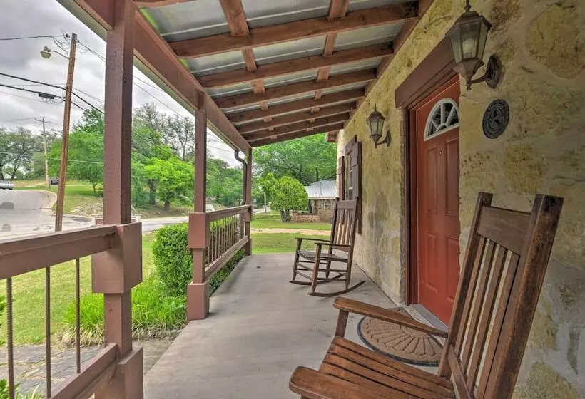 Pet Friendly Glen Rose Retreat W/ Screened Deck!