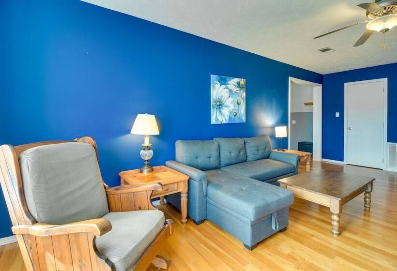 Spacious White Rivers Jewel: Fishing Haven!