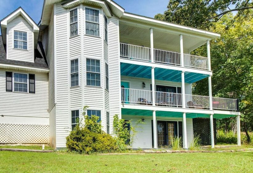 Spacious White Rivers Jewel: Fishing Haven!