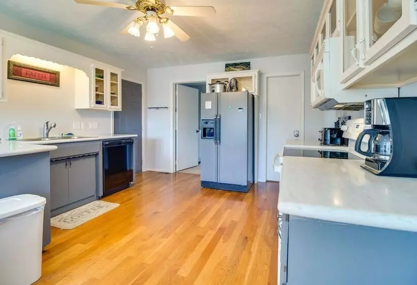 Spacious White Rivers Jewel: Fishing Haven!