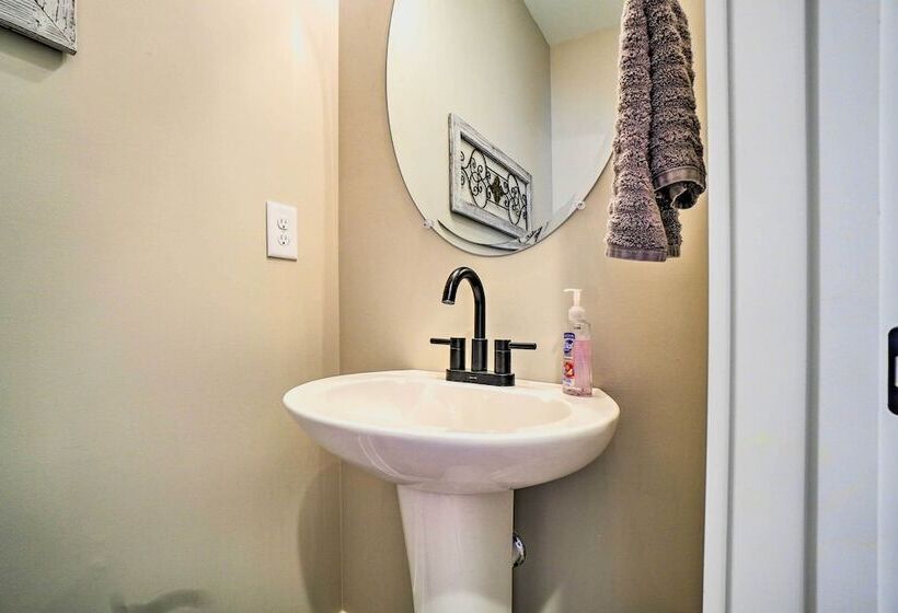 Goodlettsville Home ~ 4 Miles To Raceway!