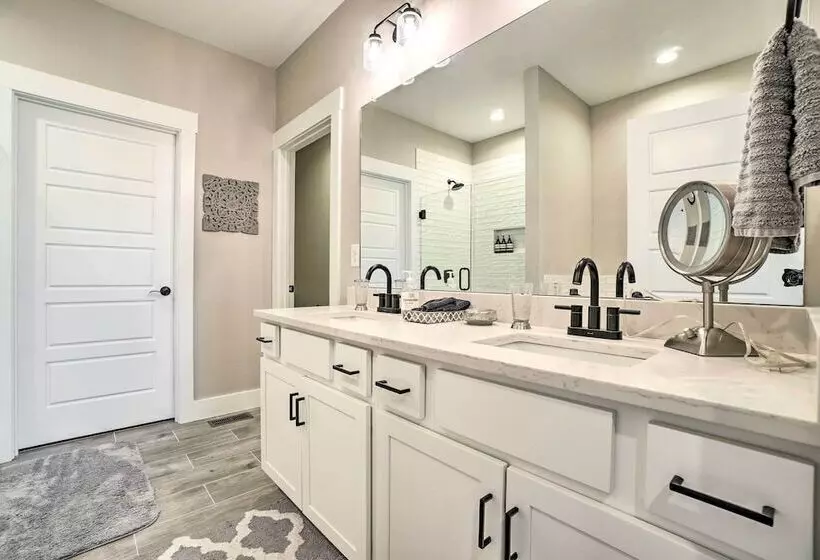 Goodlettsville Home ~ 4 Miles To Raceway!