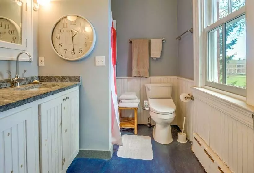 Historic Casco Bay Home On Great Diamond Island