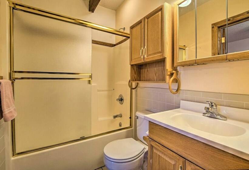 Historic Farmhouse On 7 Acres W/ Stellar View!