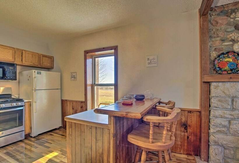 Historic Farmhouse On 7 Acres W/ Stellar View!