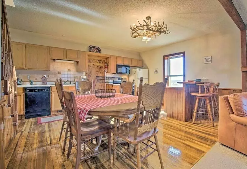 Historic Farmhouse On 7 Acres W/ Stellar View!