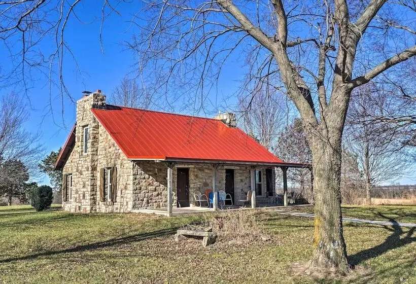 Historic Farmhouse On 7 Acres W/ Stellar View!