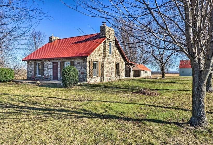 Historic Farmhouse On 7 Acres W/ Stellar View!