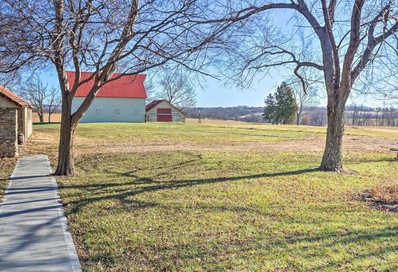 Historic Farmhouse On 7 Acres W/ Stellar View!
