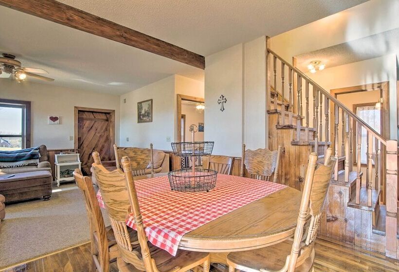 Historic Farmhouse On 7 Acres W/ Stellar View!