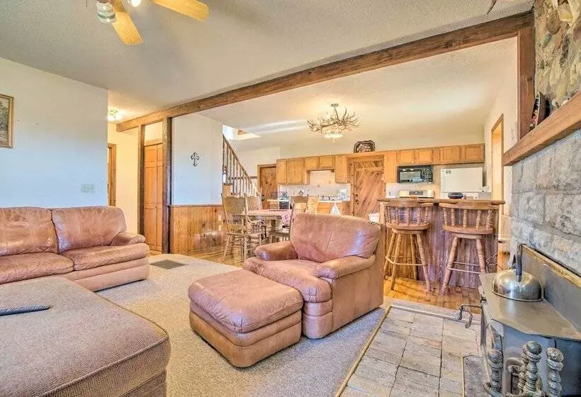 Historic Farmhouse On 7 Acres W/ Stellar View!