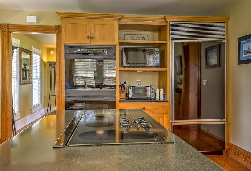 Historic Manteo House On Roanoke Sound W/ Dock!