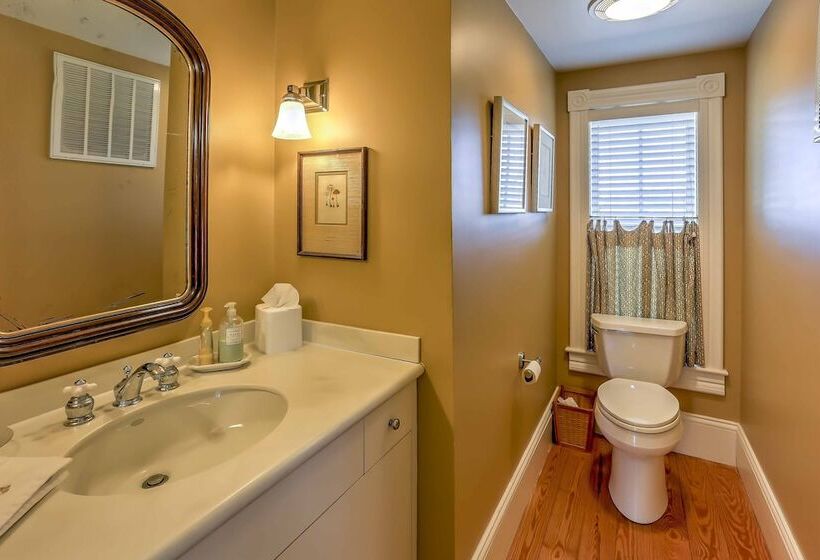 Historic Manteo House On Roanoke Sound W/ Dock!