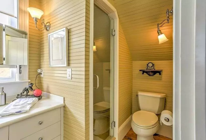 Historic Manteo House On Roanoke Sound W/ Dock!
