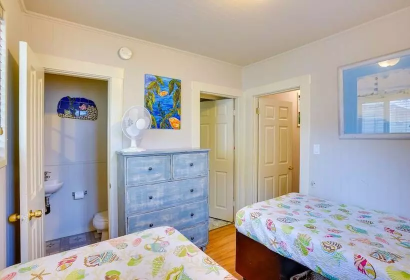 Historic Nautical Retreat Steps From Beach & Bites