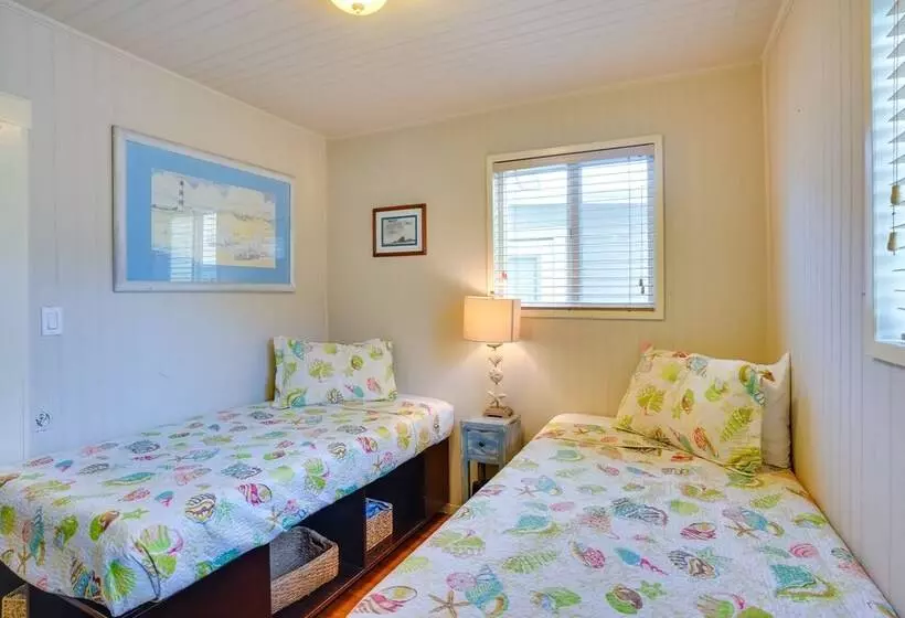 Historic Nautical Retreat Steps From Beach & Bites