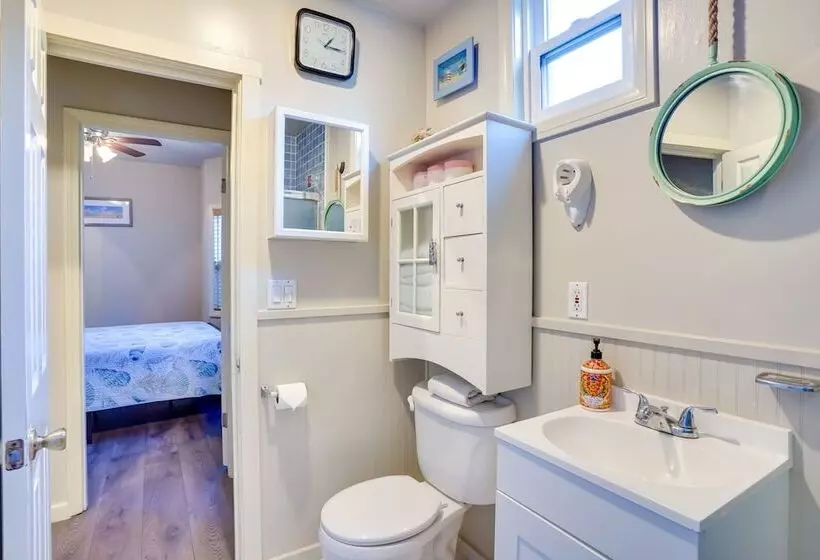 Historic Nautical Retreat Steps From Beach & Bites