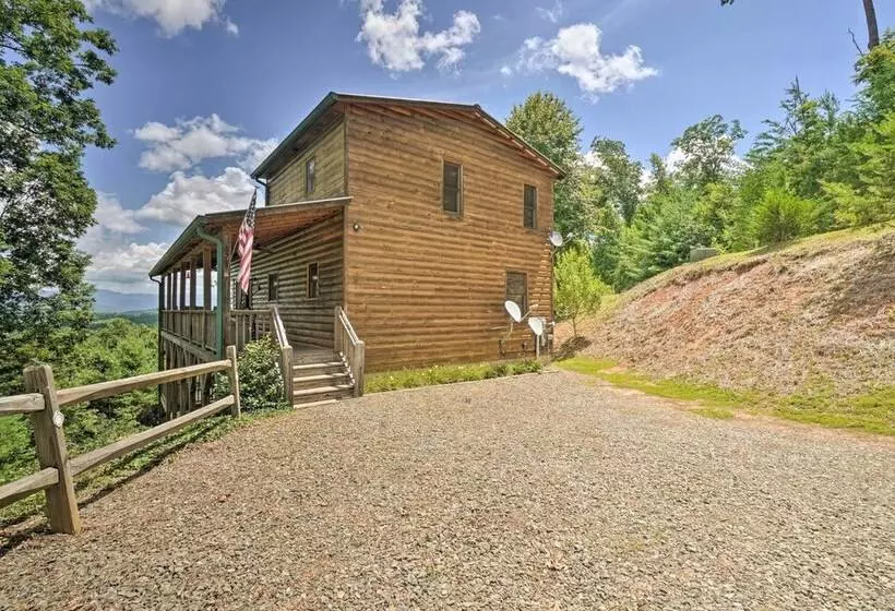 Hiwassee Hideaway  Cabin W/ Mountain Views!