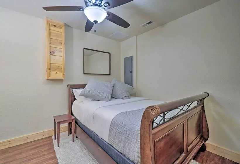 Hiwassee Hideaway  Cabin W/ Mountain Views!