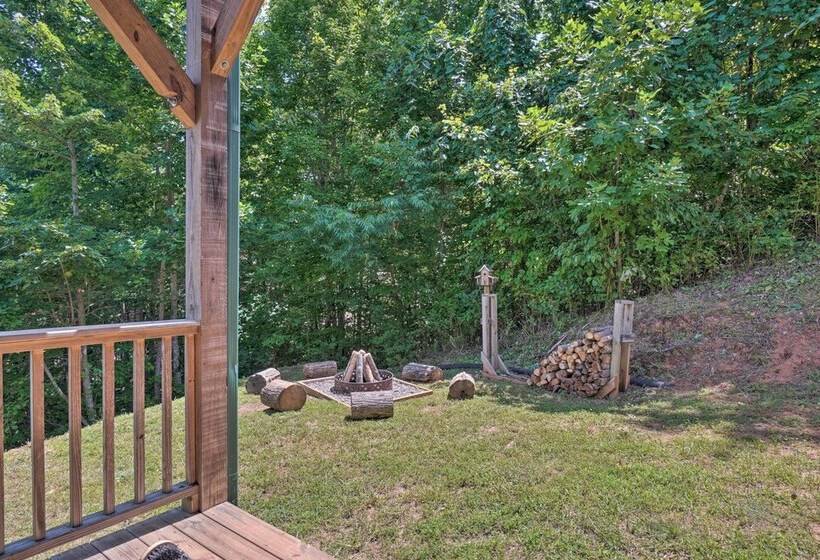 Hiwassee Hideaway  Cabin W/ Mountain Views!