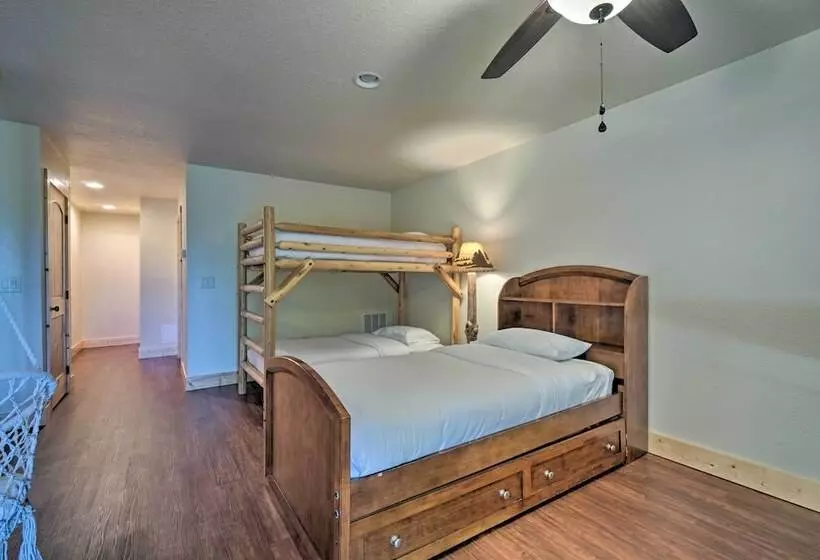 Hiwassee Hideaway  Cabin W/ Mountain Views!