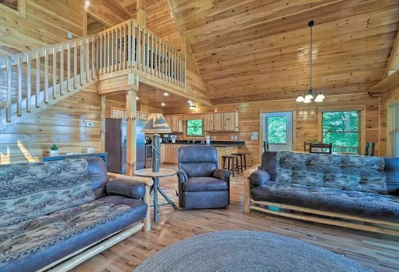 Hiwassee Hideaway  Cabin W/ Mountain Views!