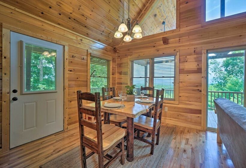 Hiwassee Hideaway  Cabin W/ Mountain Views!
