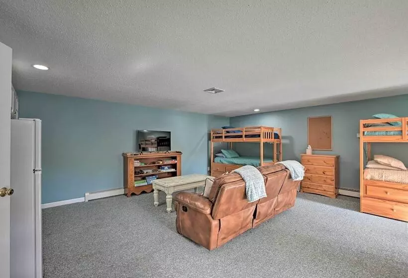 Inviting Lakefront Home: Seasonal Boat Dock!