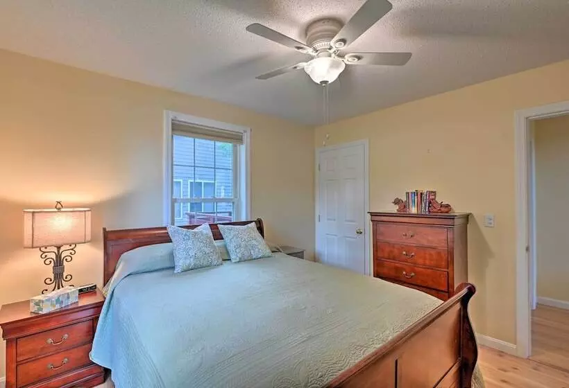 Inviting Lakefront Home: Seasonal Boat Dock!