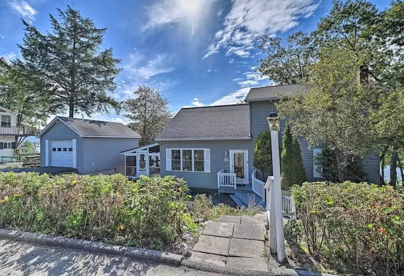 Inviting Lakefront Home: Seasonal Boat Dock!
