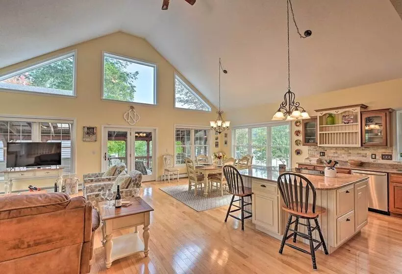 Inviting Lakefront Home: Seasonal Boat Dock!