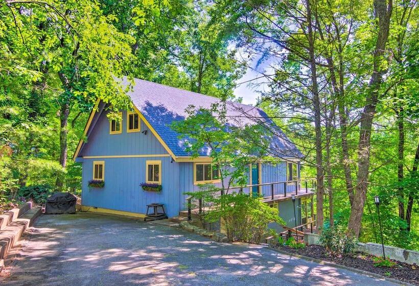 Game Room & Mountain Views: Lake Lure Retreat!