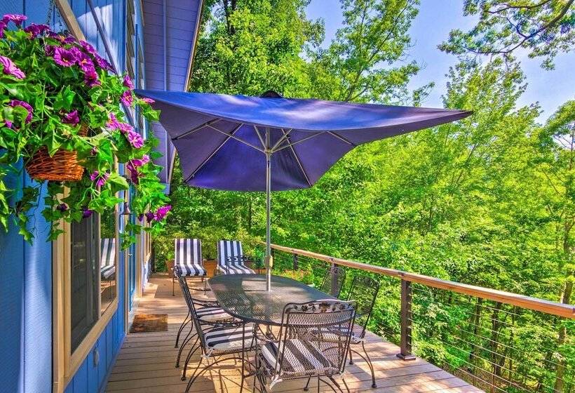 Game Room & Mountain Views: Lake Lure Retreat!