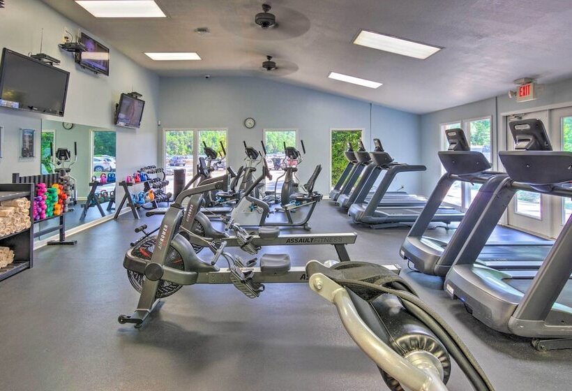 Game Room & Mountain Views: Lake Lure Retreat!