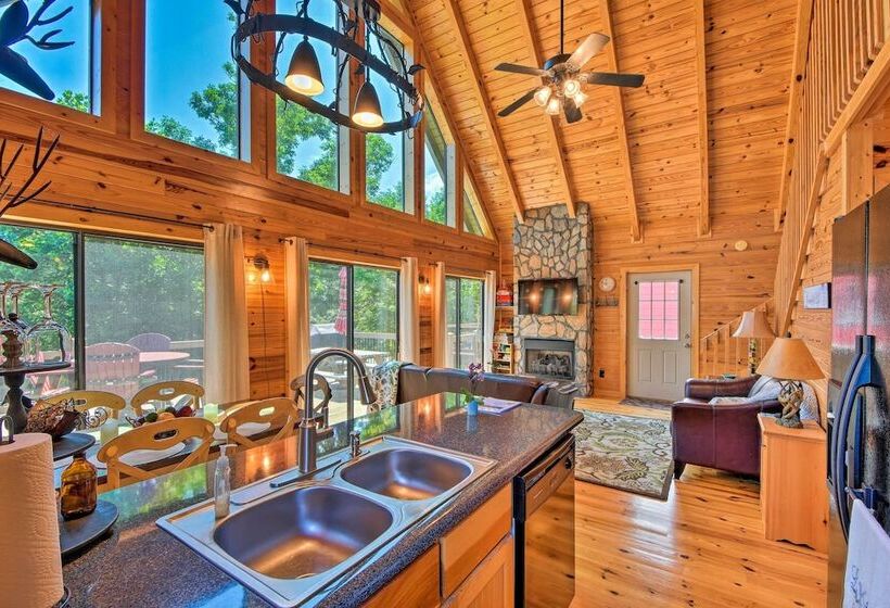 Lakefront Keowee Home W/ Dock ~ 14 Mi To Clemson