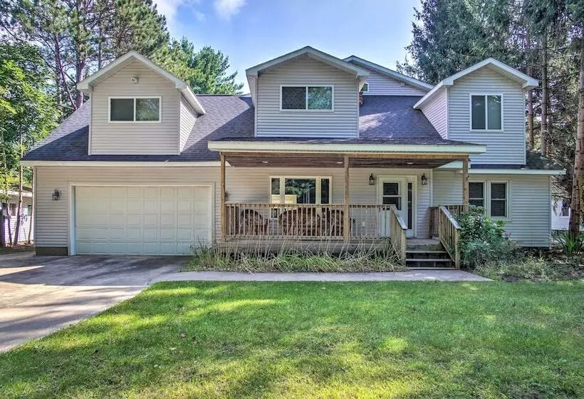 Large Home W/ Hot Tub < 1 Mi To Lake Michigan!