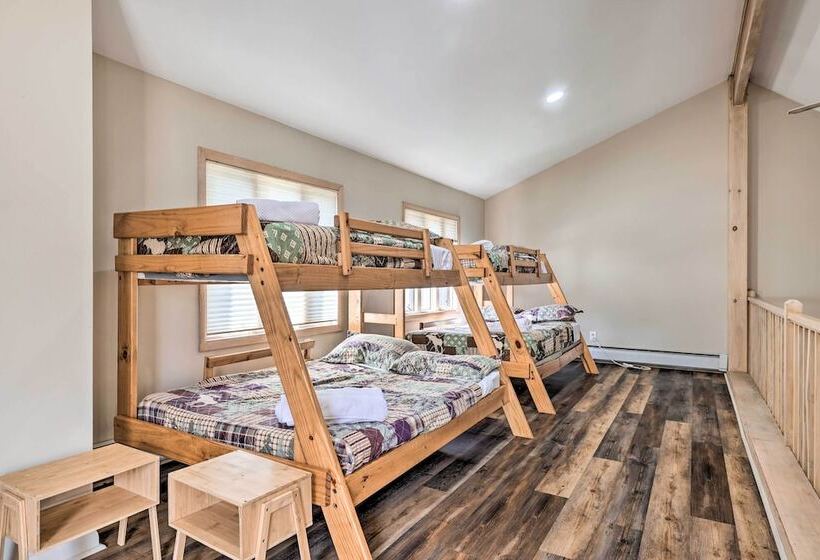 Luxe Cresco Lodge On Creek W/ Movie Theater & Deck